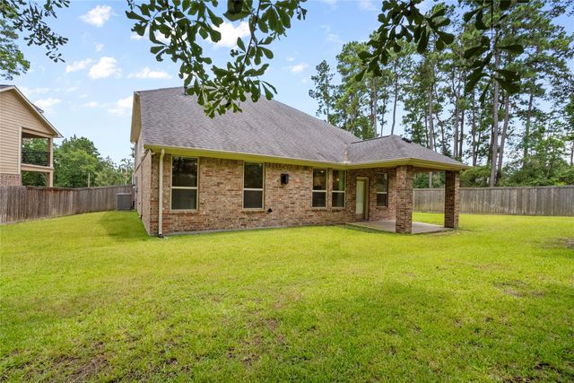 135 Teralyn Grove Loop, Conroe, TX 77318