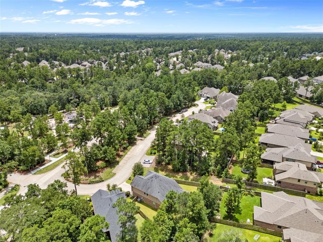 135 Teralyn Grove Loop, Conroe, TX 77318