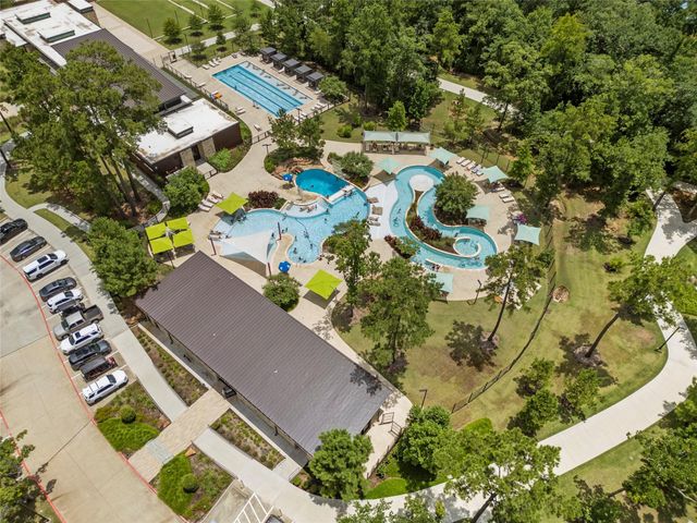 135 Teralyn Grove Loop, Conroe, TX 77318