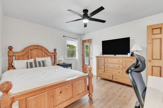 4571 Sheridan Street, Davenport, IA 52806