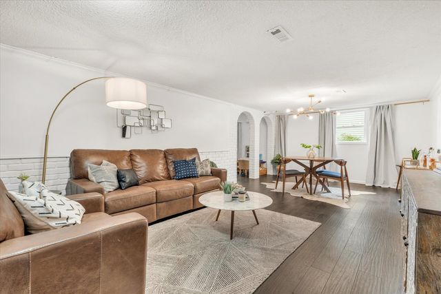 4571 Sheridan Street, Davenport, IA 52806