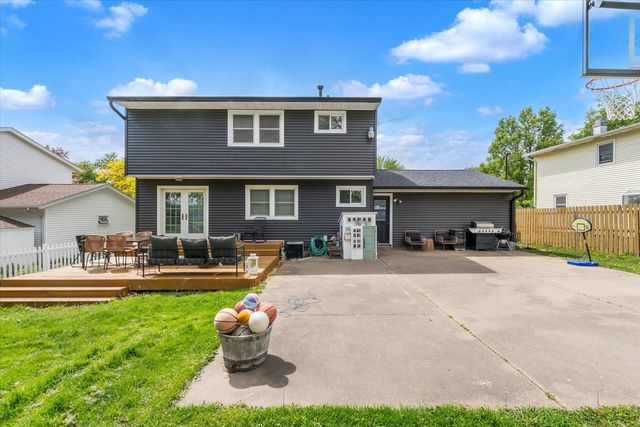 4571 Sheridan Street, Davenport, IA 52806