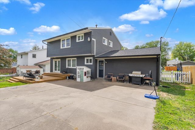 4571 Sheridan Street, Davenport, IA 52806