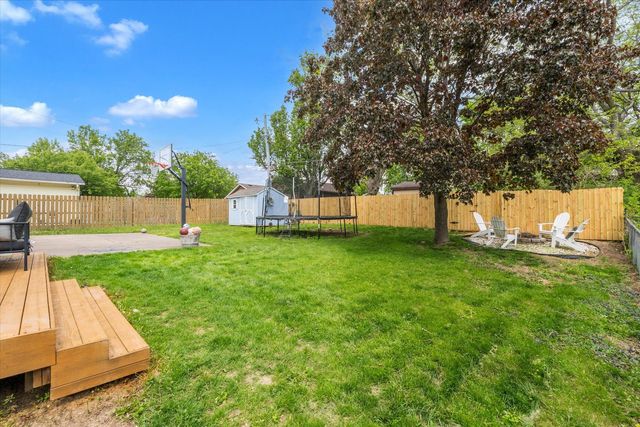 4571 Sheridan Street, Davenport, IA 52806