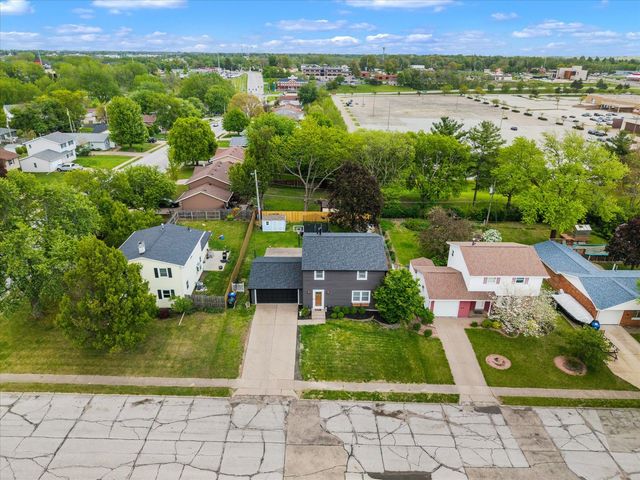 4571 Sheridan Street, Davenport, IA 52806