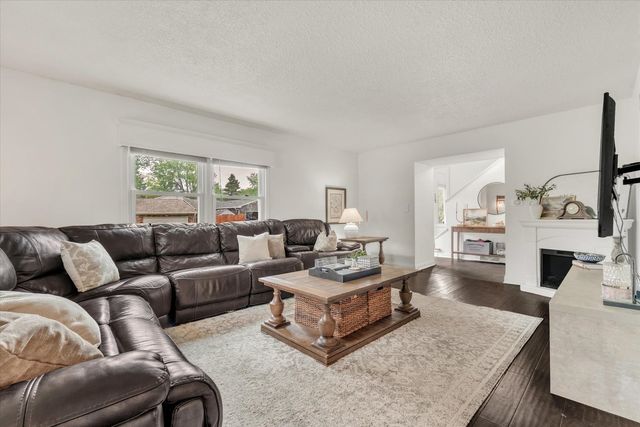 4571 Sheridan Street, Davenport, IA 52806