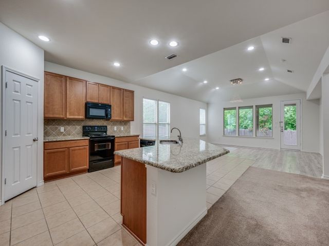 8737 Maple Ridge Trail, Fort Worth, TX 76244