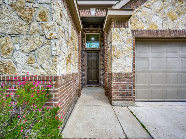8737 Maple Ridge Trail, Fort Worth, TX 76244