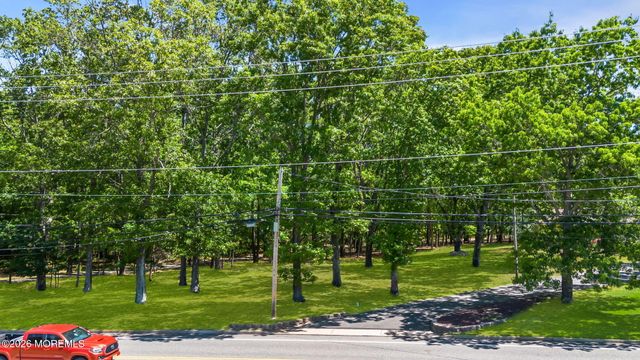 819 Harmony Road, Jackson, NJ 08527