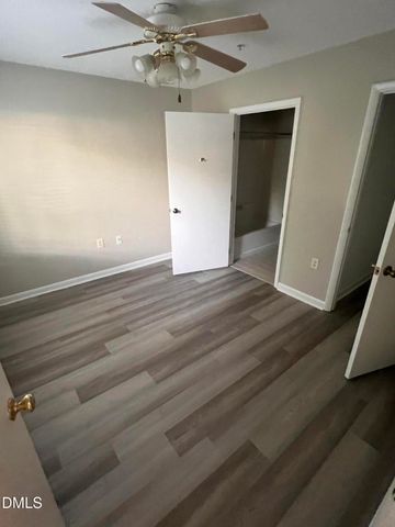 1431 Collegiate Circle 101, Raleigh, NC 27606