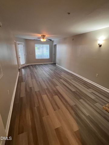 1431 Collegiate Circle 101, Raleigh, NC 27606