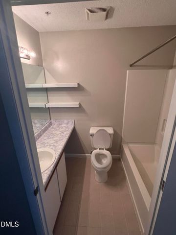 1431 Collegiate Circle 101, Raleigh, NC 27606