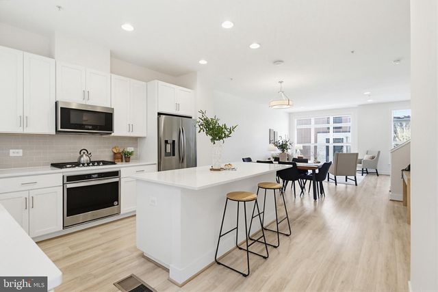3539 BELLFLOWER LN, Rockville, MD 20852