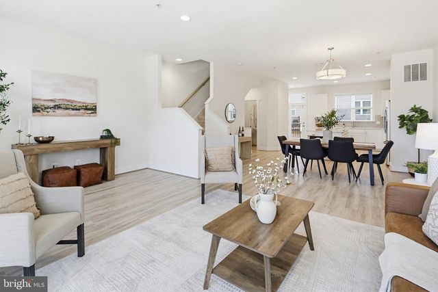 3539 BELLFLOWER LN, Rockville, MD 20852