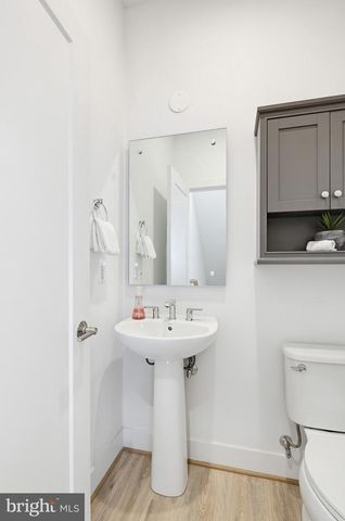 3539 BELLFLOWER LN, Rockville, MD 20852