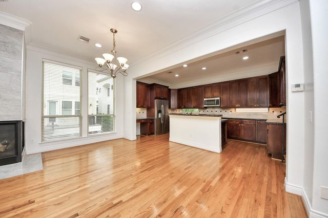 5526 Crooms Street, Houston, TX 77007