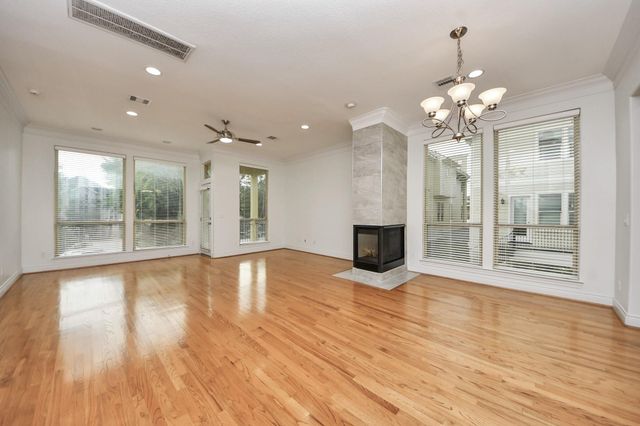 5526 Crooms Street, Houston, TX 77007