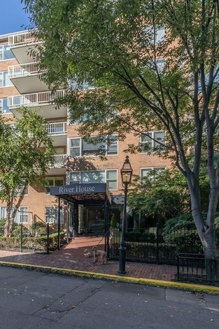 145 Pinckney St 719, Boston, MA 02114