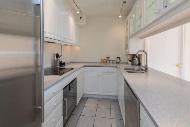 145 Pinckney St 719, Boston, MA 02114