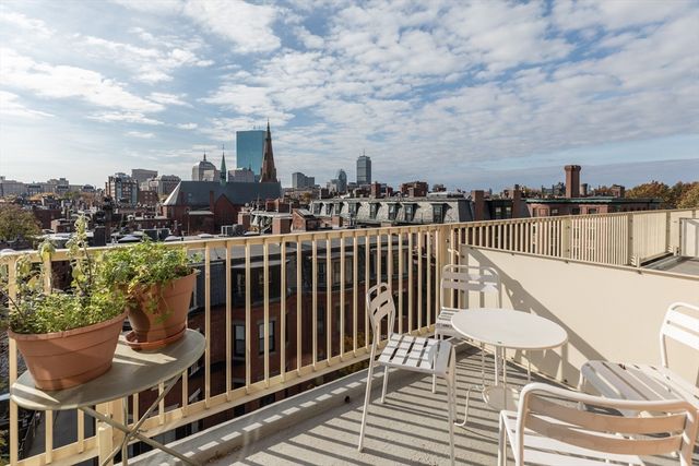 145 Pinckney St 719, Boston, MA 02114