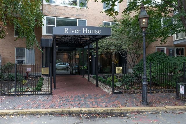 145 Pinckney St 719, Boston, MA 02114