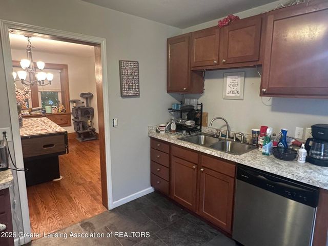 1233 Mechanic Street, Lansing, MI 48912