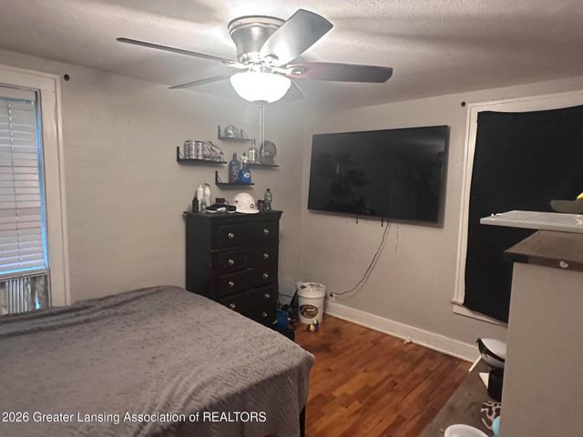 1233 Mechanic Street, Lansing, MI 48912