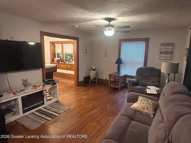 1233 Mechanic Street, Lansing, MI 48912