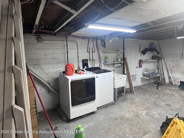 1233 Mechanic Street, Lansing, MI 48912