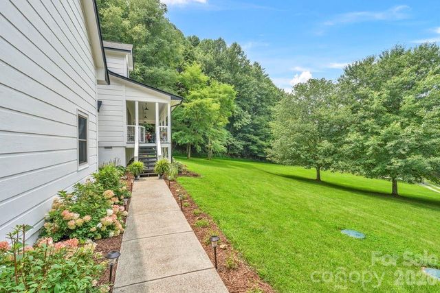 165 Leighway Lane, Banner Elk, NC 28604