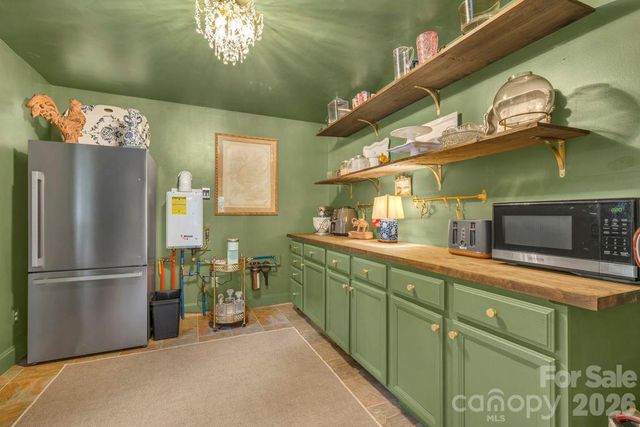 165 Leighway Lane, Banner Elk, NC 28604