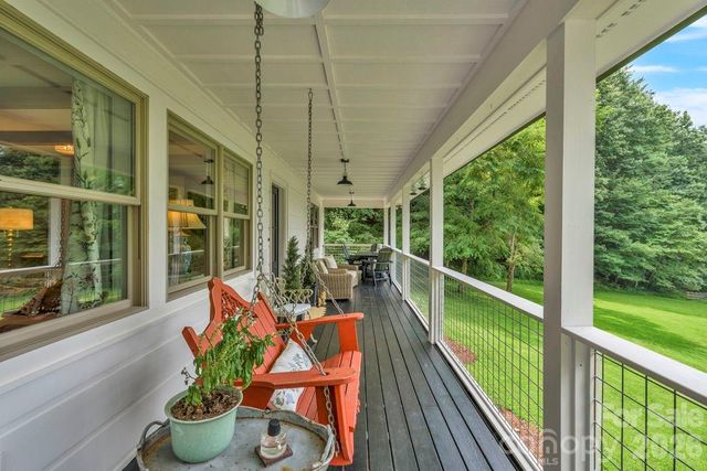 165 Leighway Lane, Banner Elk, NC 28604