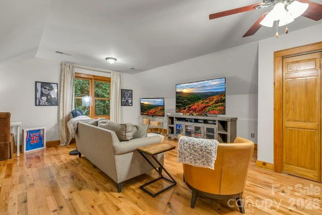 165 Leighway Lane, Banner Elk, NC 28604