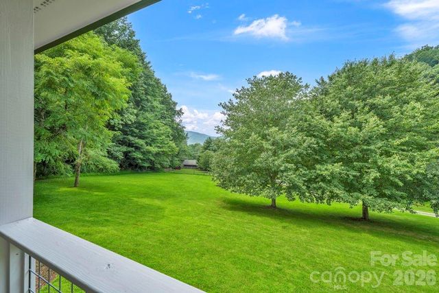 165 Leighway Lane, Banner Elk, NC 28604