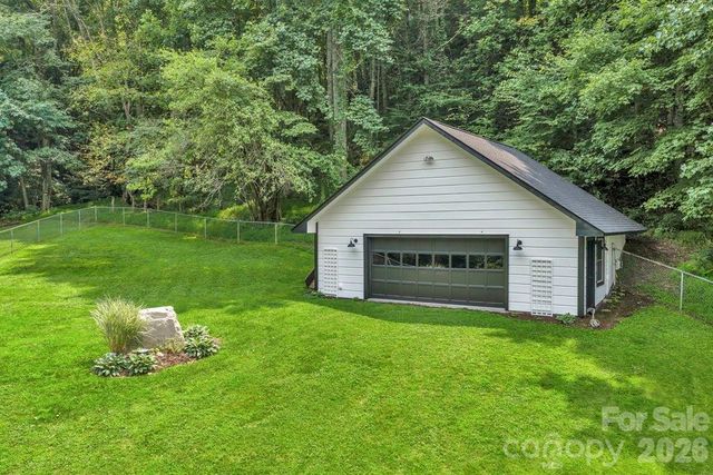 165 Leighway Lane, Banner Elk, NC 28604