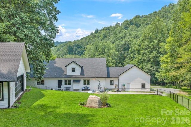 165 Leighway Lane, Banner Elk, NC 28604