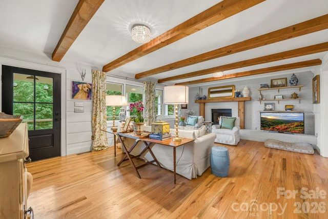 165 Leighway Lane, Banner Elk, NC 28604