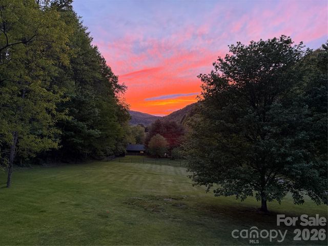165 Leighway Lane, Banner Elk, NC 28604