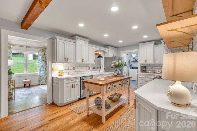 165 Leighway Lane, Banner Elk, NC 28604