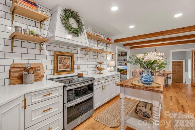 165 Leighway Lane, Banner Elk, NC 28604
