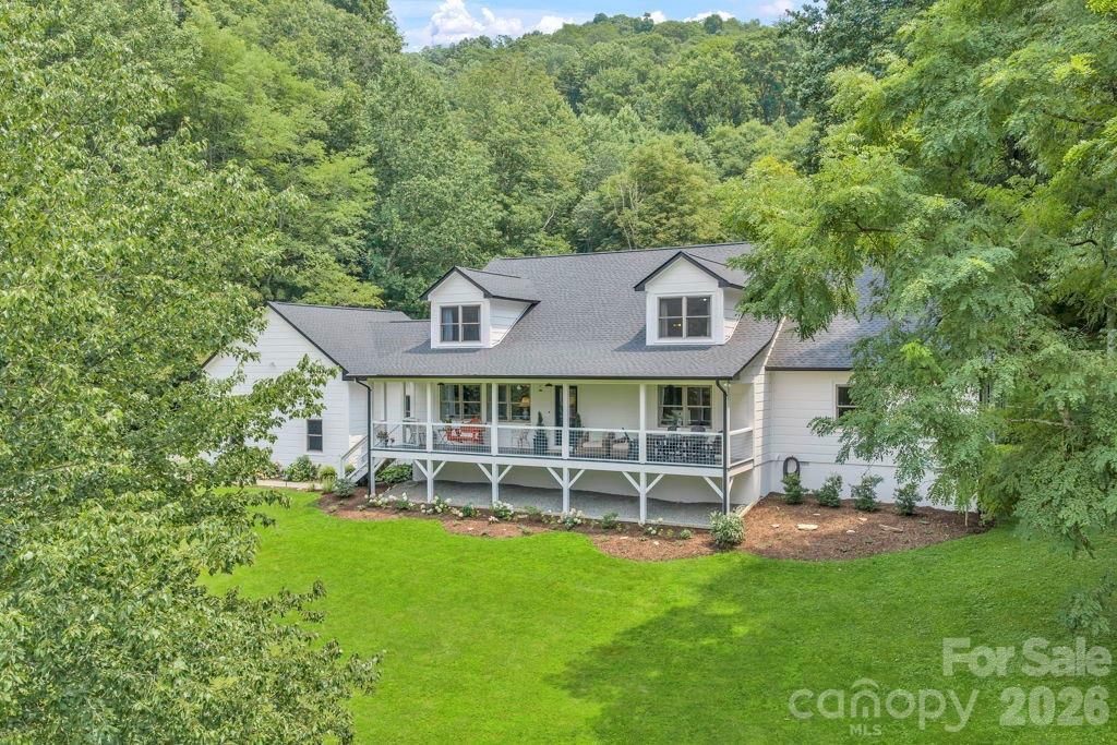 165 Leighway Lane, Banner Elk, NC 28604