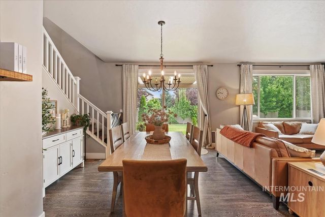 1474 W Bear Track Dr, Meridian, ID 83642