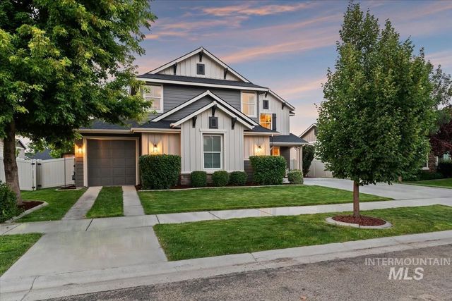 1474 W Bear Track Dr, Meridian, ID 83642