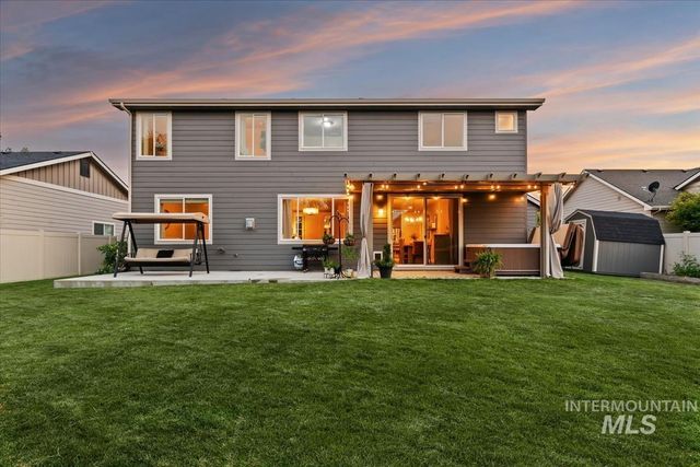 1474 W Bear Track Dr, Meridian, ID 83642