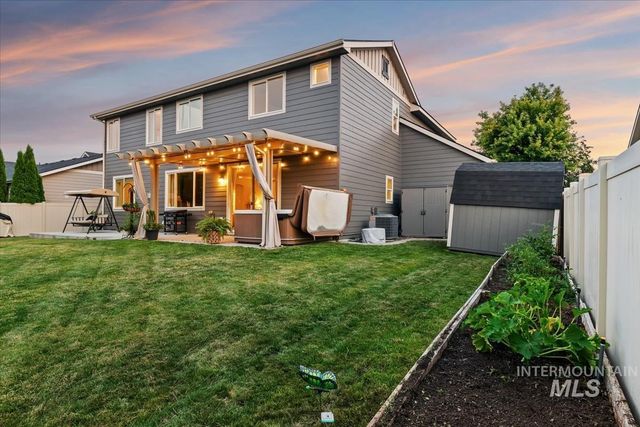 1474 W Bear Track Dr, Meridian, ID 83642