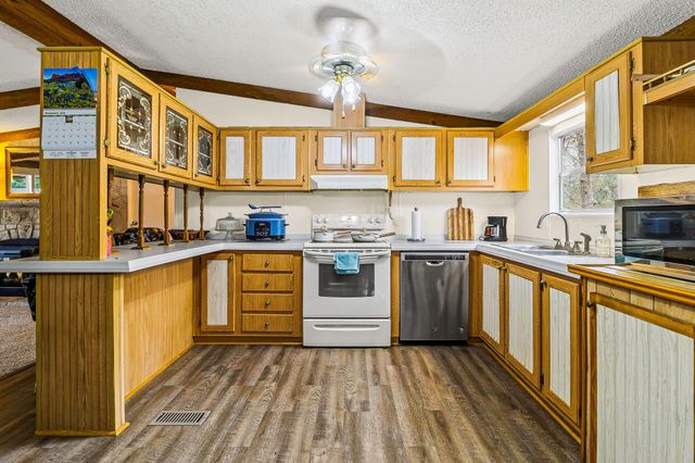 106 Jefferson Street, Livingston, TX 77351