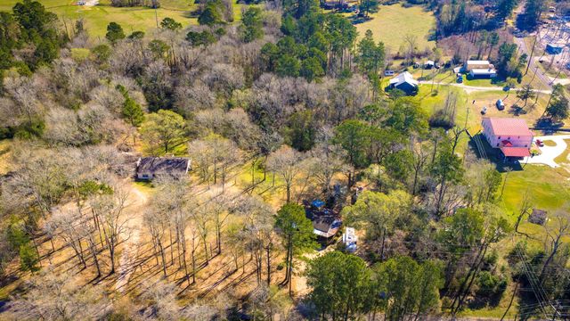 106 Jefferson Street, Livingston, TX 77351