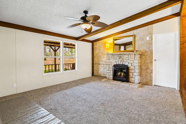 106 Jefferson Street, Livingston, TX 77351