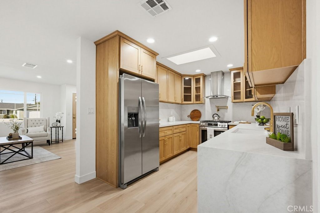 Image 11 of property listing at 8940 Comet Circle, Westminster, CA 92683