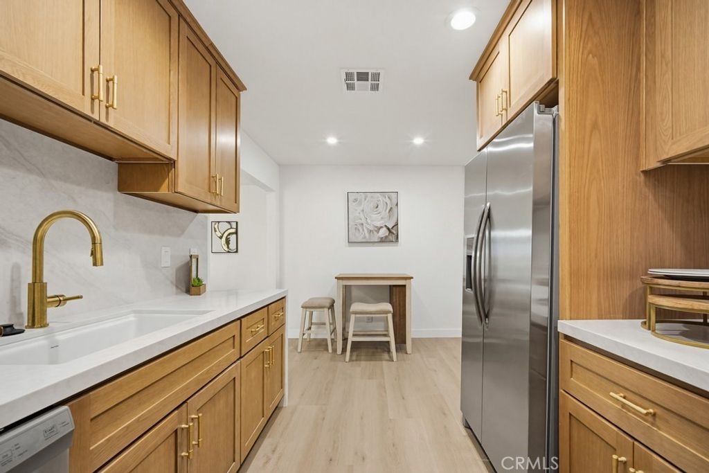 Image 15 of property listing at 8940 Comet Circle, Westminster, CA 92683